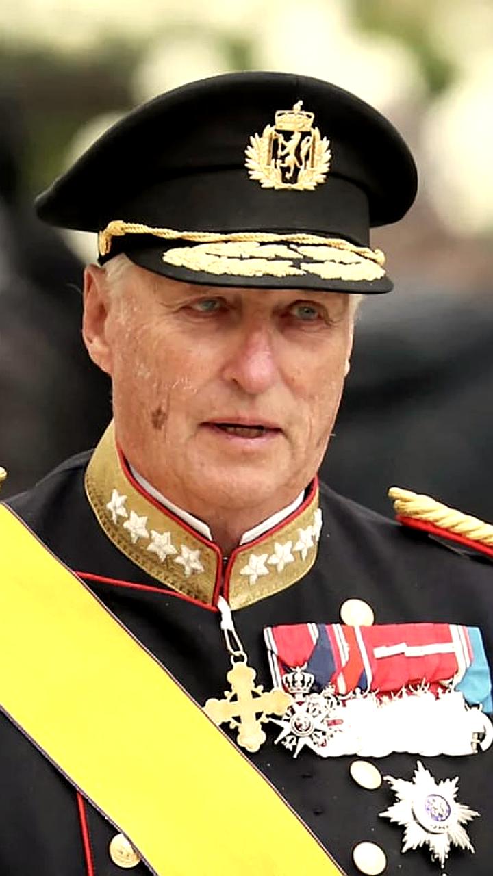 Король Норвегии Харальд V госпитализирован на Тенерифе