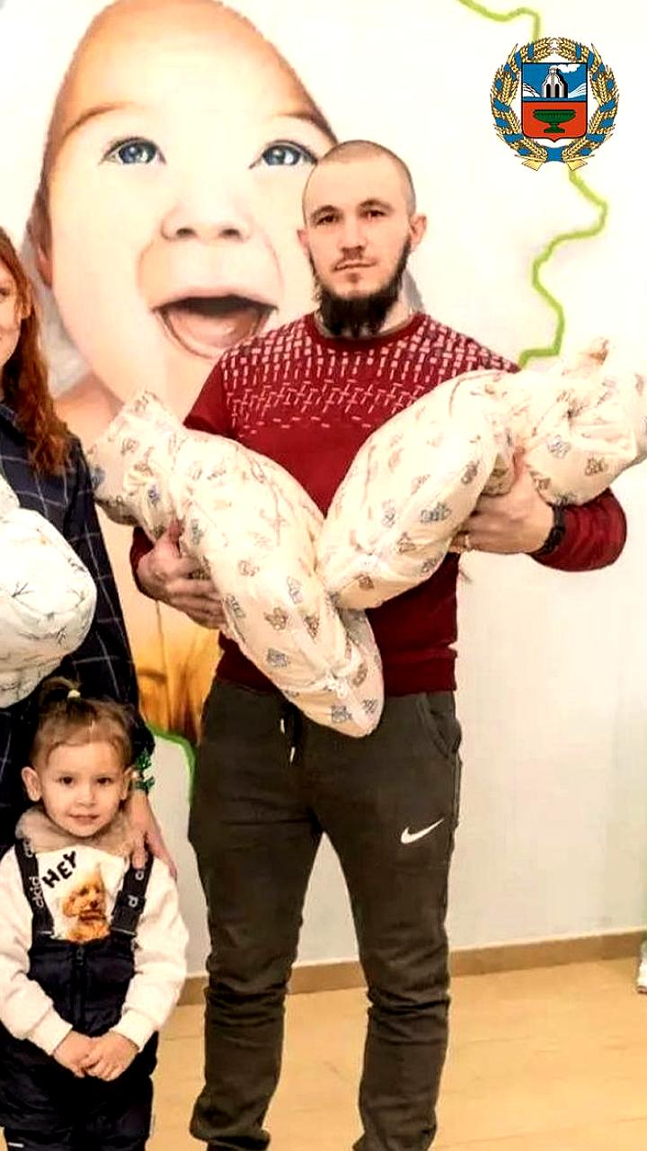 Первая тройня 2026 года родилась в Алтайском крае