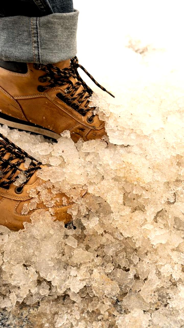 Власти Санкт-Петербурга сокращают использование соли для зимней уборки