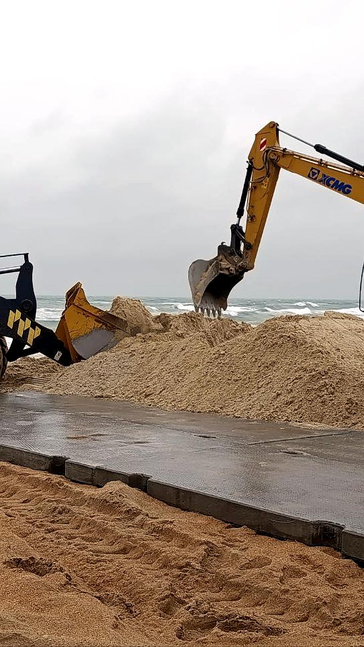 В Анапе начался этап восстановления пляжей с добавлением нового слоя песка