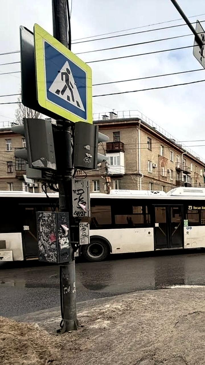 В Воронеже произошло ДТП с участием автобуса и легкового автомобиля