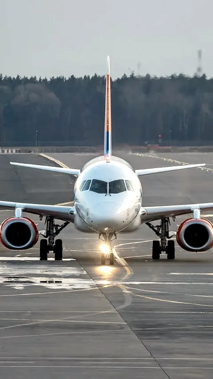 Минпромторг ищет подрядчика для продления ресурса самолетов SSJ100