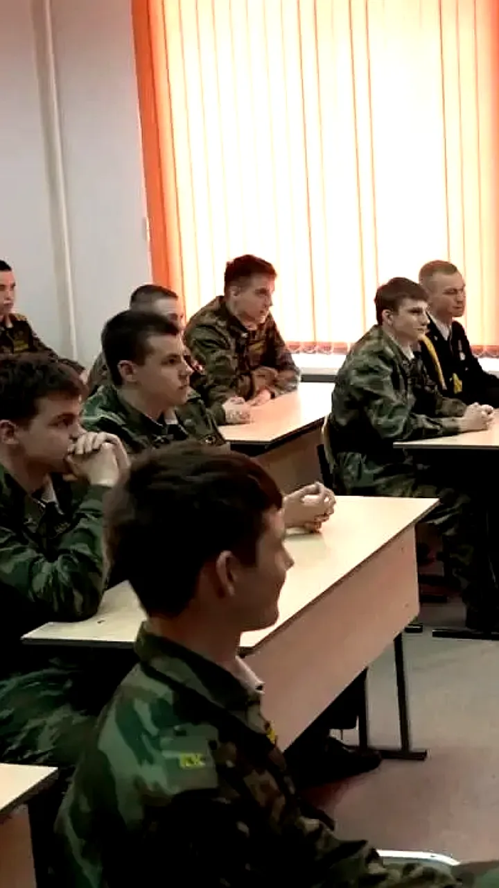 Уроки мужества в школах России: ветераны делятся опытом патриотизма с молодежью