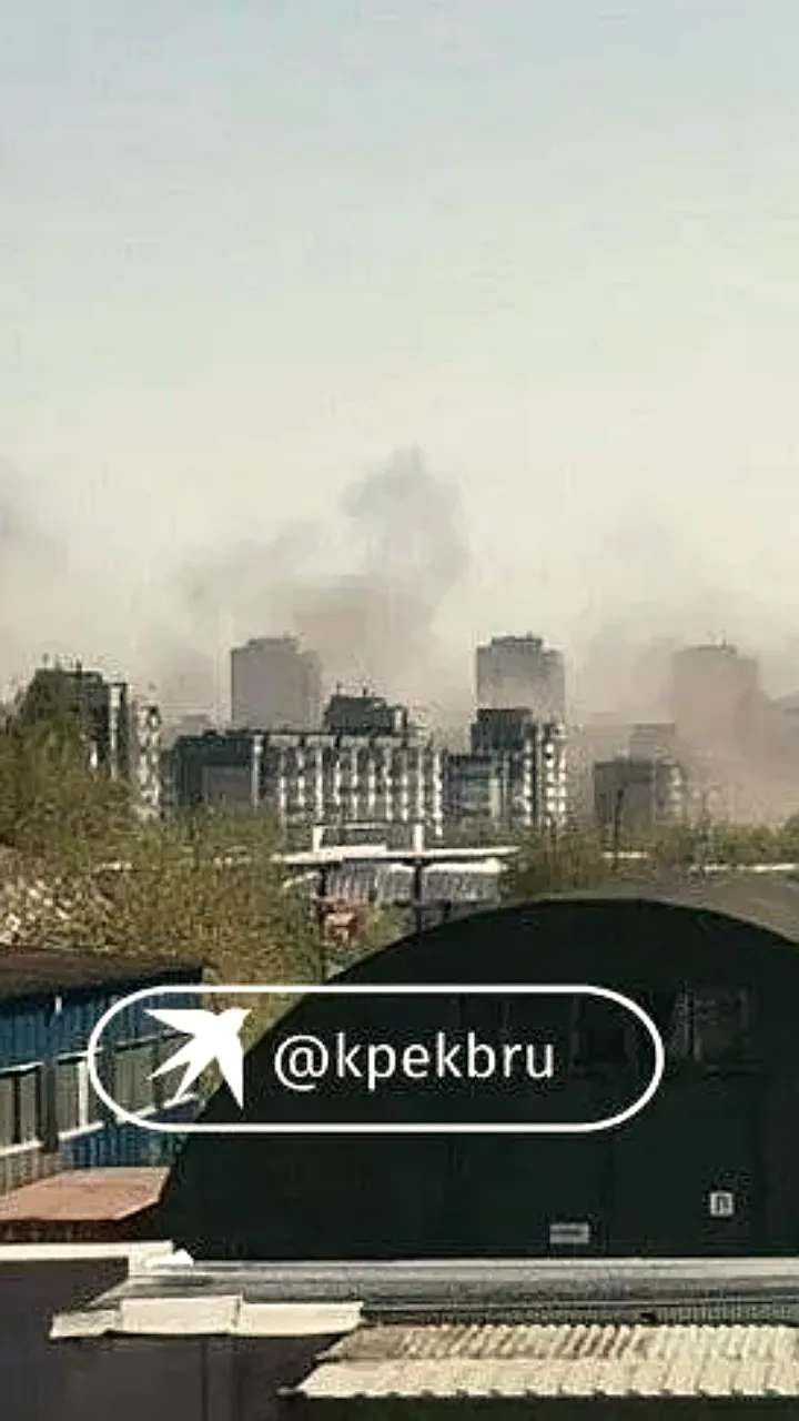 Пожар рядом со школой в Екатеринбурге: горела электрощитовая