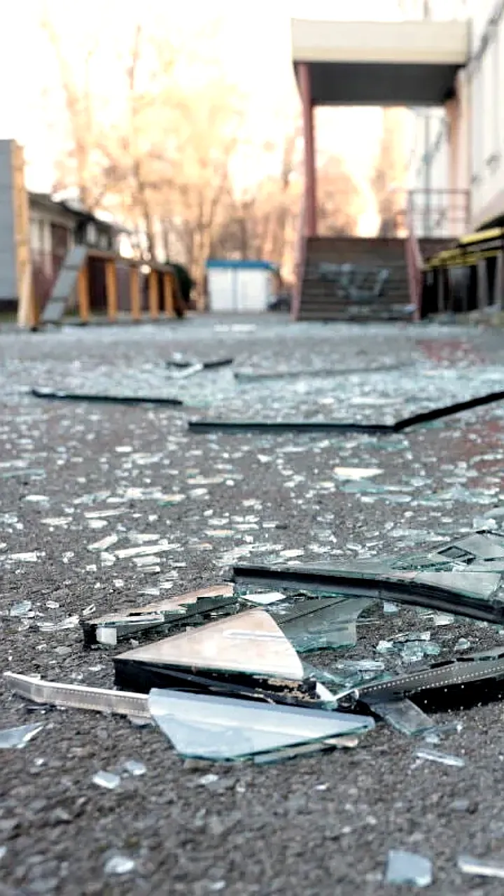 Воздушная атака в Ростовской области: падение БПЛА и ракеты приводит к разрушениям, жертв нет