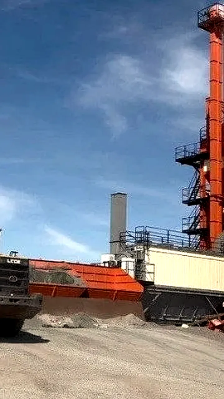 Шесть асфальтобетонных заводов в Новгородской области начали полную работу для ремонта дорог
