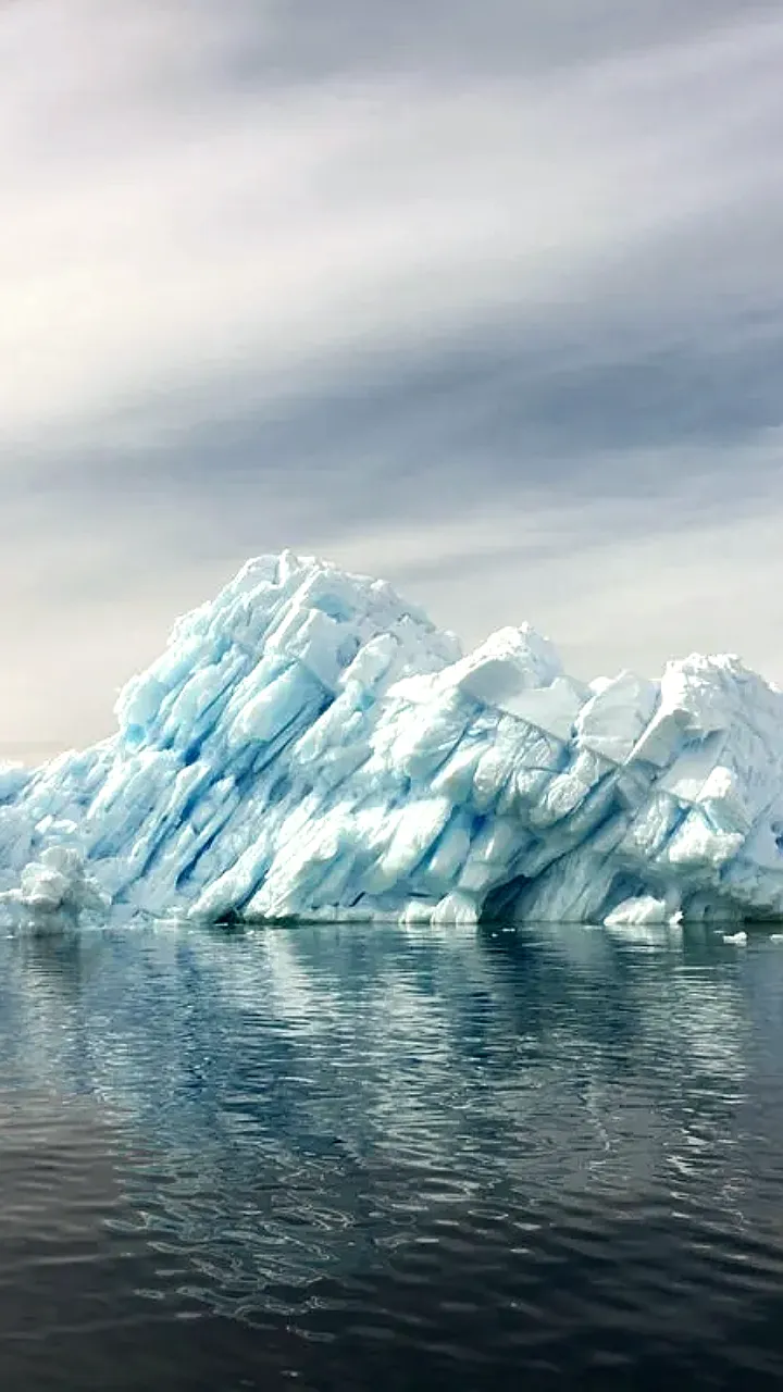Исследование показывает ускоренное таяние Антарктиды из-за теплой океанской воды