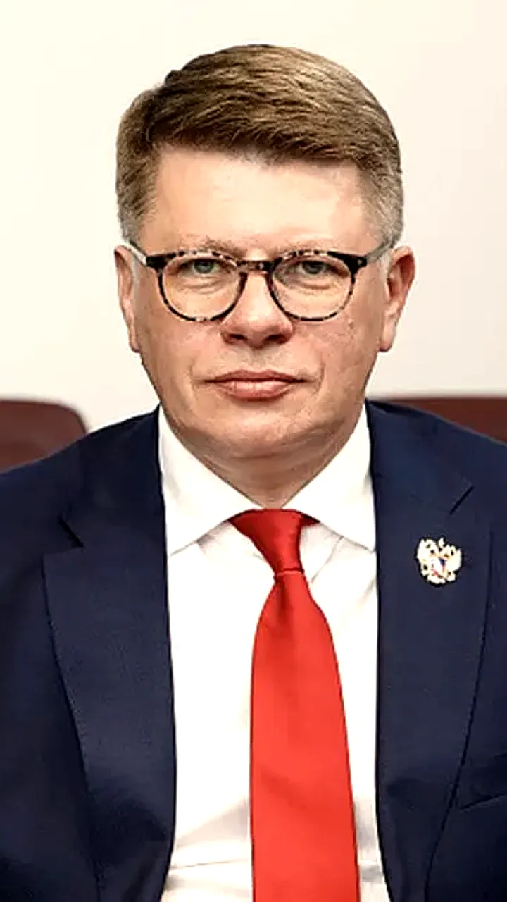 Дмитрий Курбатов выдвинут в Совет ИИХФ от ФХР