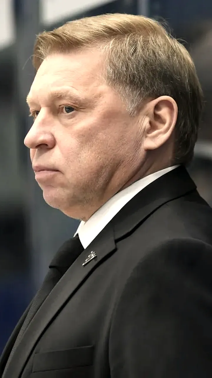 Евгений Корешков покинул пост главного тренера ХК Трактор