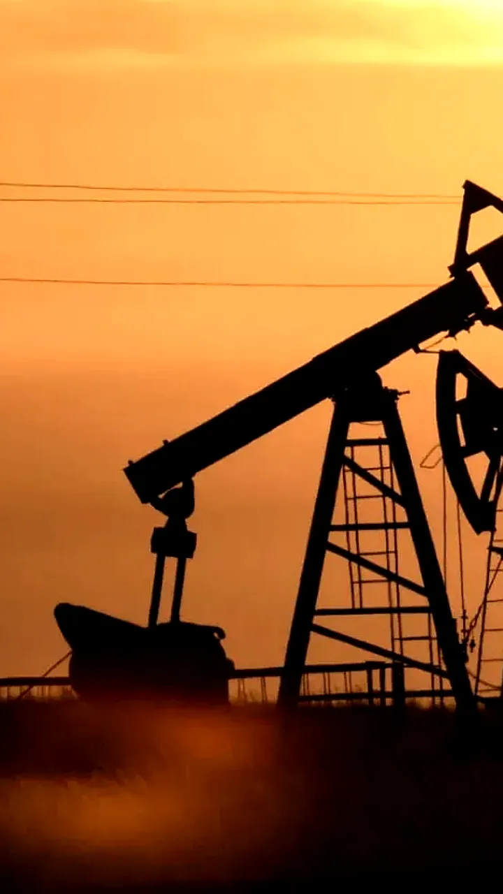 Эксперт прогнозирует снижение цен на нефть до 75-80 долларов за баррель не ранее 2027 года