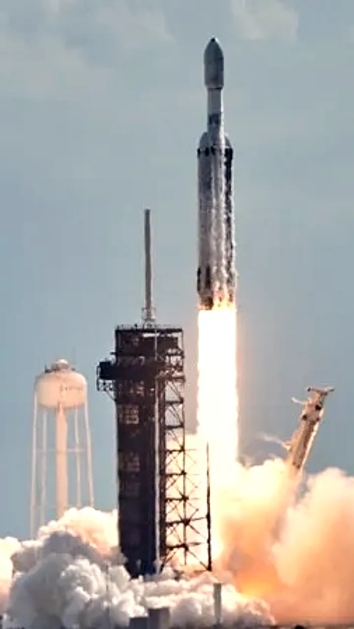 SpaceX успешно запустила ракету Falcon 9 с секретной миссией NROL 172