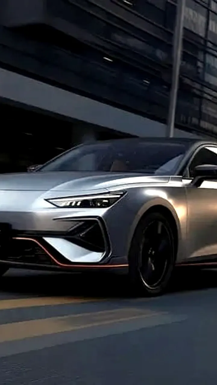 Changan анонсировала обновленный лифтбек Uni V для России с новым турбомотором