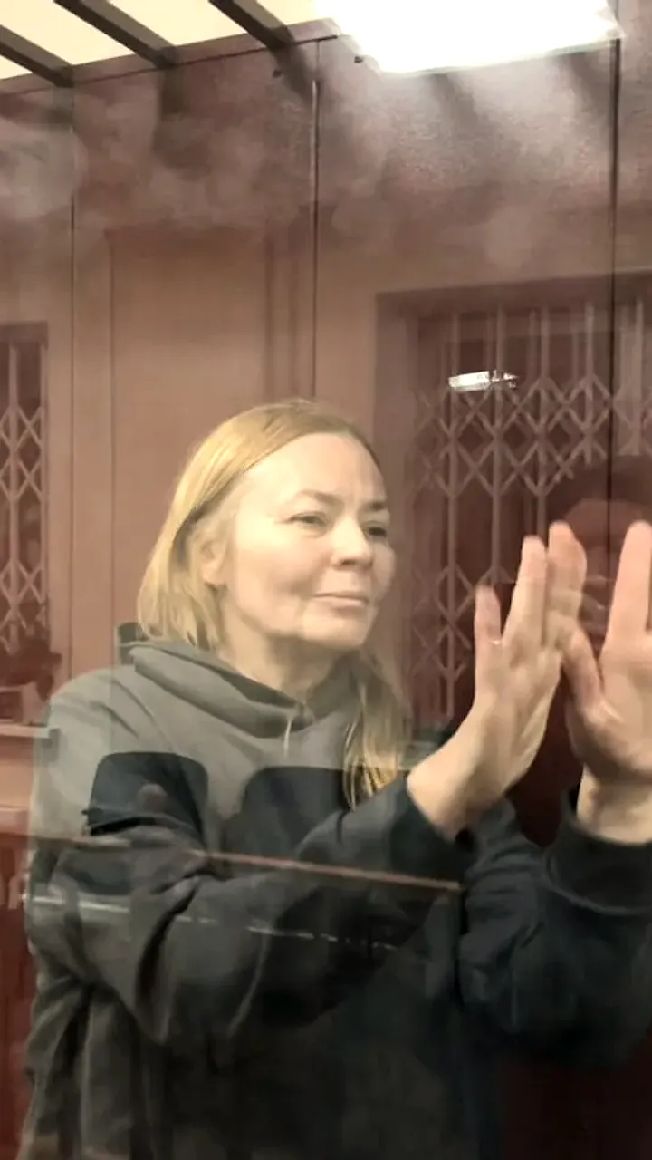 Суд изменил меры пресечения для адвоката Романа Качанова и правозащитницы Ларисы Захаровой