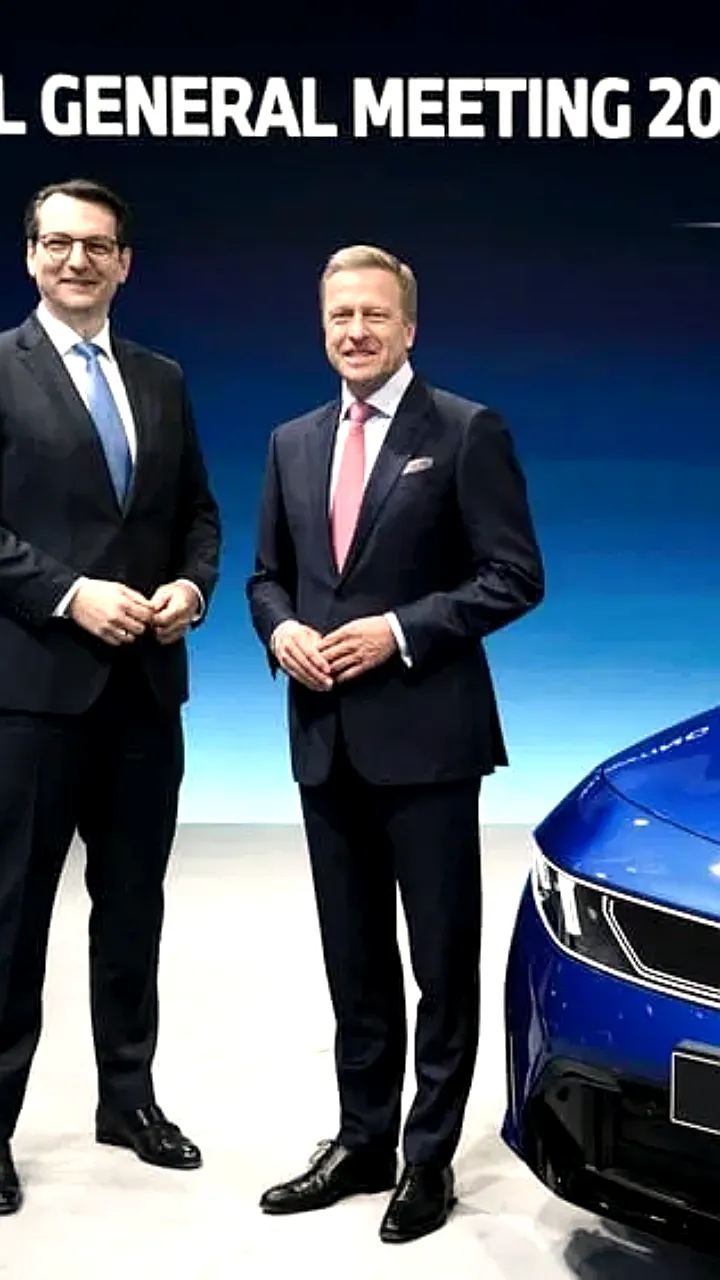 Смена руководства в BMW: Оливер Ципсе передал пост Милану Недельковичу