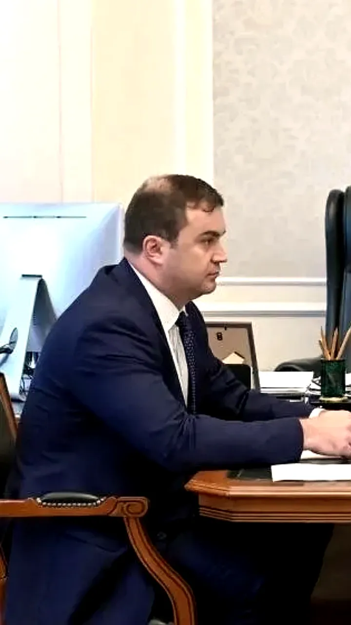 Обсуждение социально-экономических вопросов и летнего отдыха для детей в Омской области