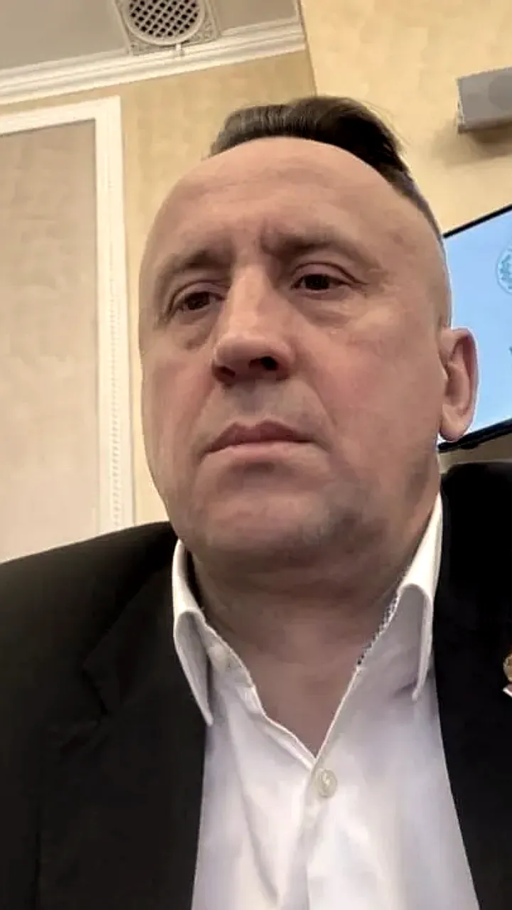 В России обсуждают запрет мема 'Сикс Севен' из-за угрозы национальной безопасности