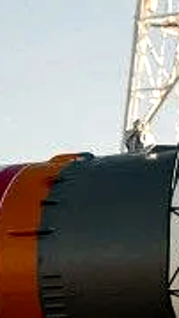 Роскосмос запускает рекламные наклейки на ракетах