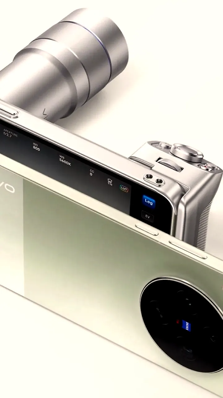 В России стартовали продажи флагманского камерофона Vivo X300 Ultra с оптикой Zeiss